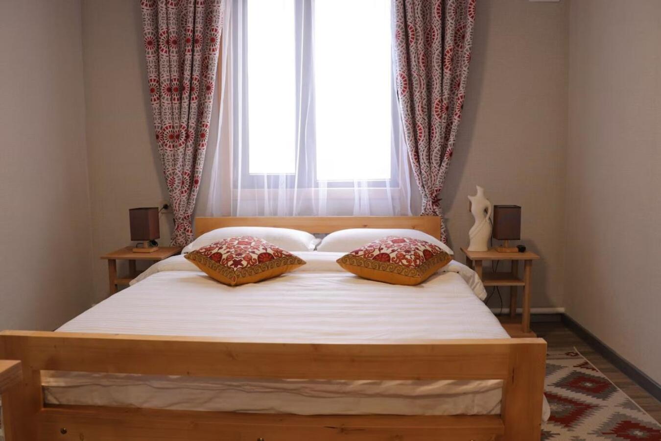 Salamat Hotel Bisjkek Buitenkant foto