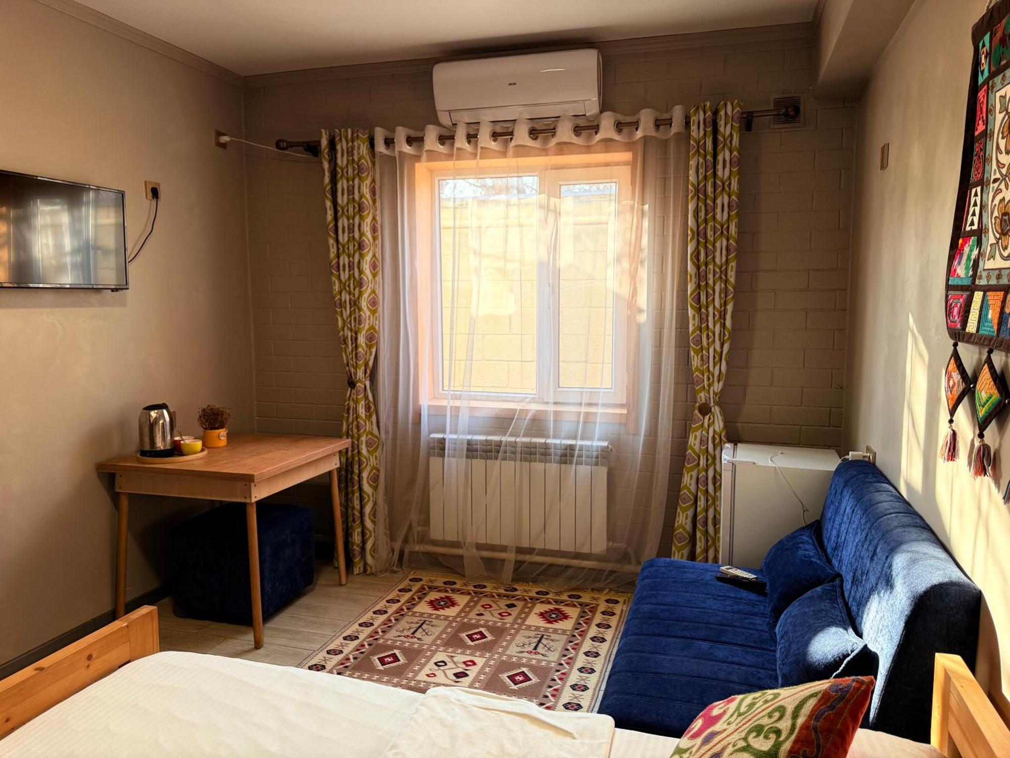 Salamat Hotel Bisjkek Buitenkant foto