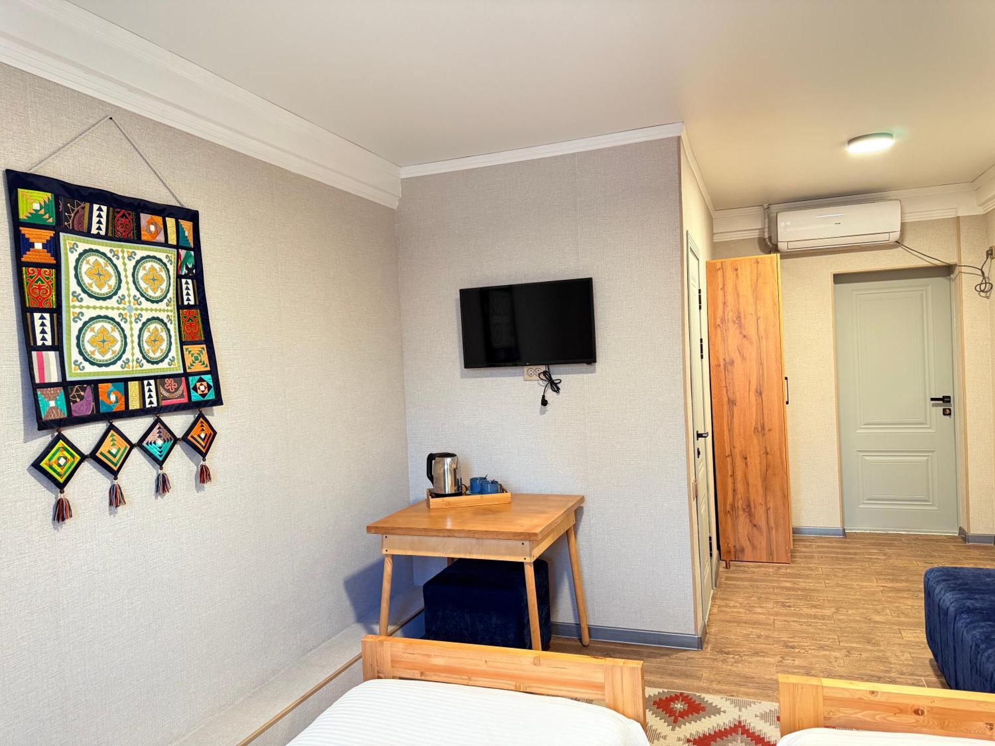 Salamat Hotel Bisjkek Buitenkant foto