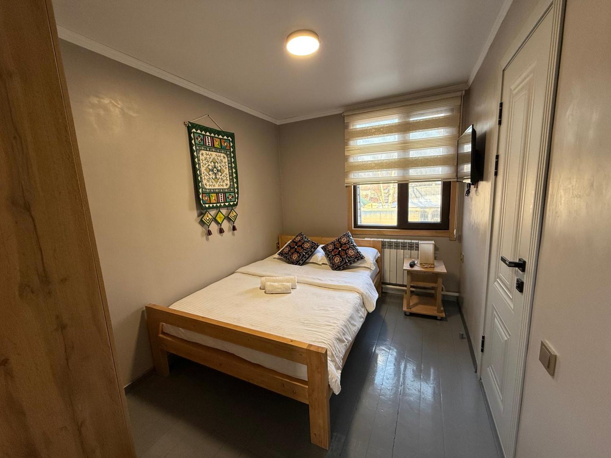 Salamat Hotel Bisjkek Buitenkant foto