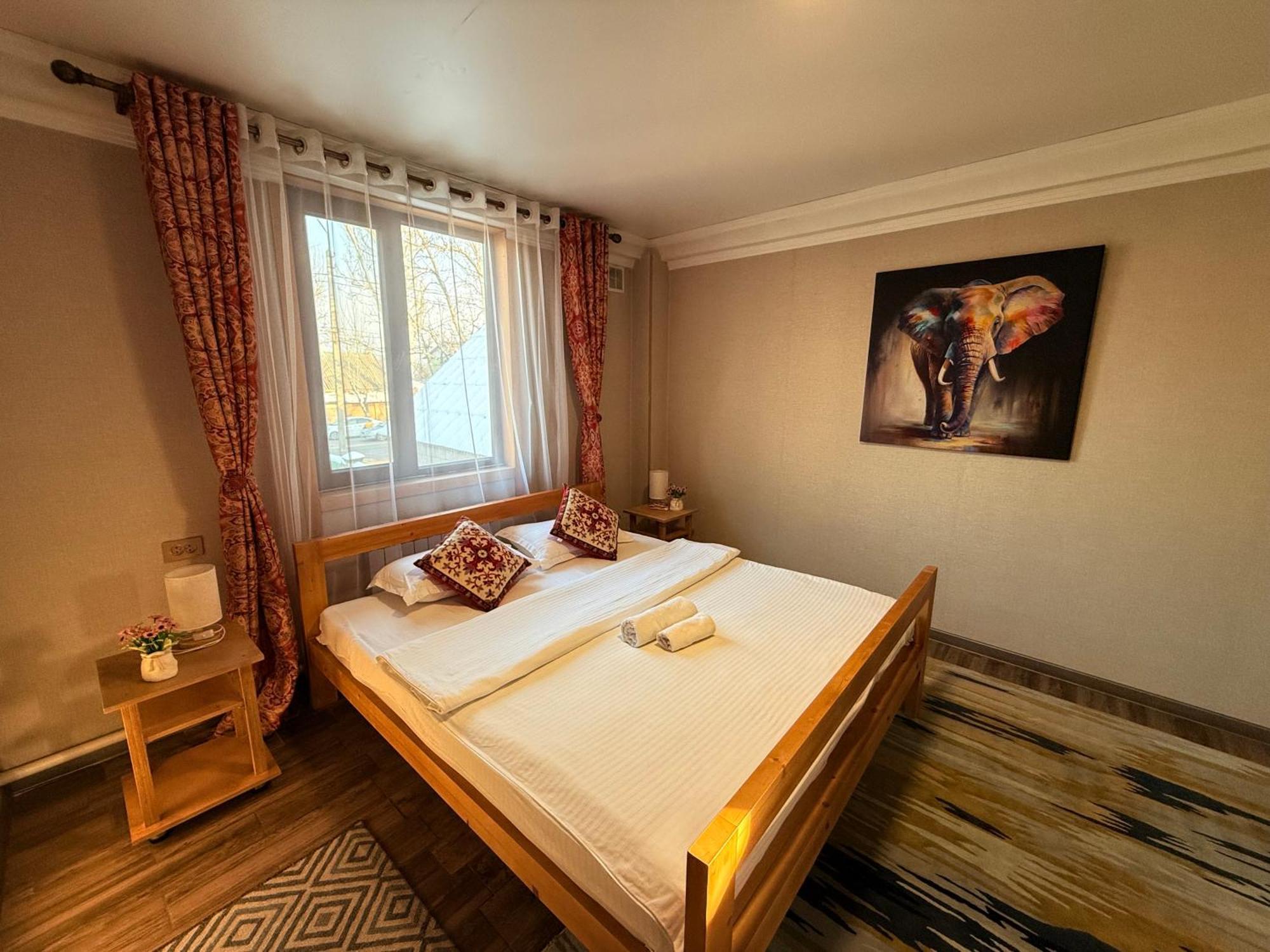 Salamat Hotel Bisjkek Buitenkant foto