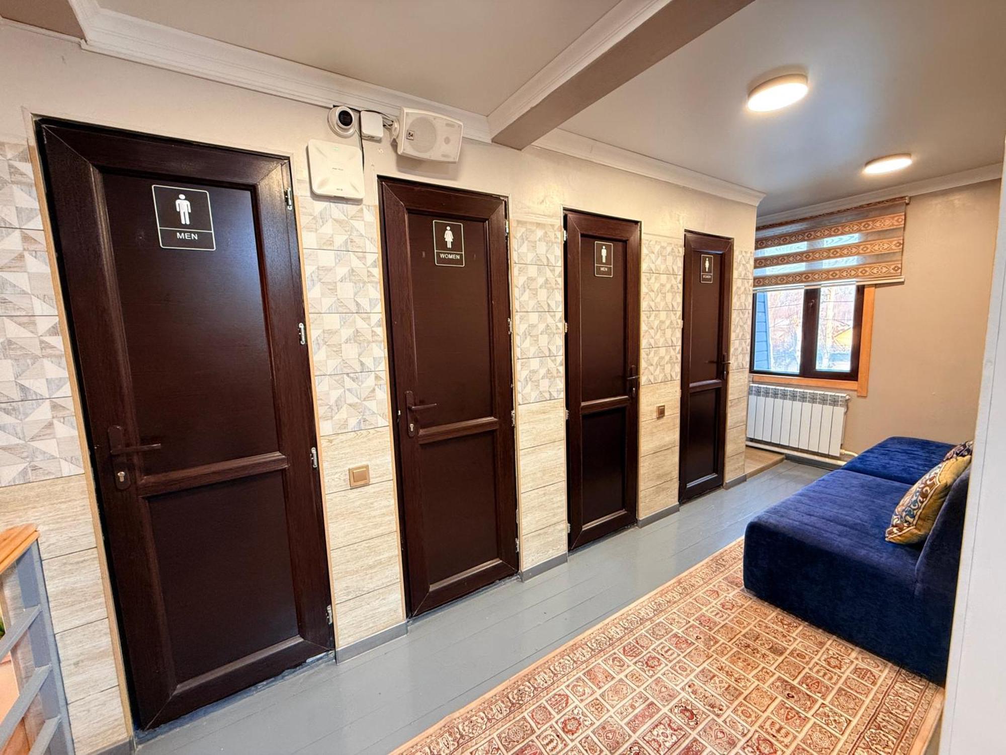 Salamat Hotel Bisjkek Buitenkant foto